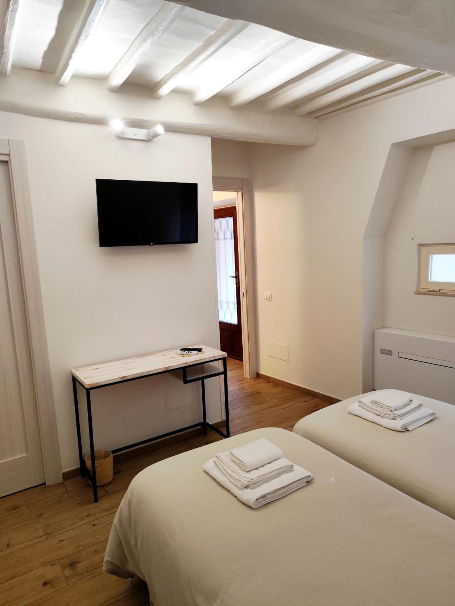 Casa Vacanze 206 Cavour House ออร์เวียโต ภายนอก รูปภาพ